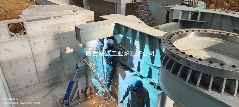 我公司自主研發的國內首臺豎井預熱等離子直流電弧爐正式啟動安裝！